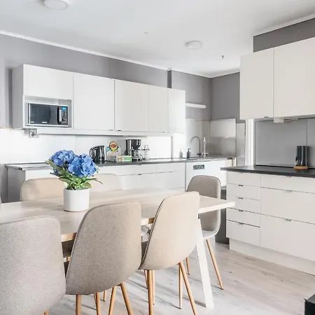 S54 - Private In The Center *