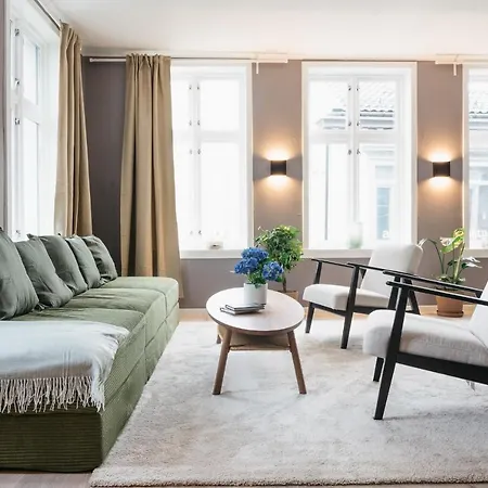 S54 - Private In The Center Bergen