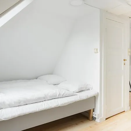 S54 - Private In The Center